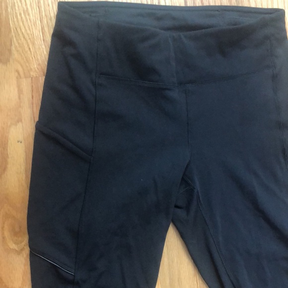 Lululemon Athletica Black Cropped Leggings W/ Pockets - Picture 2 of 7